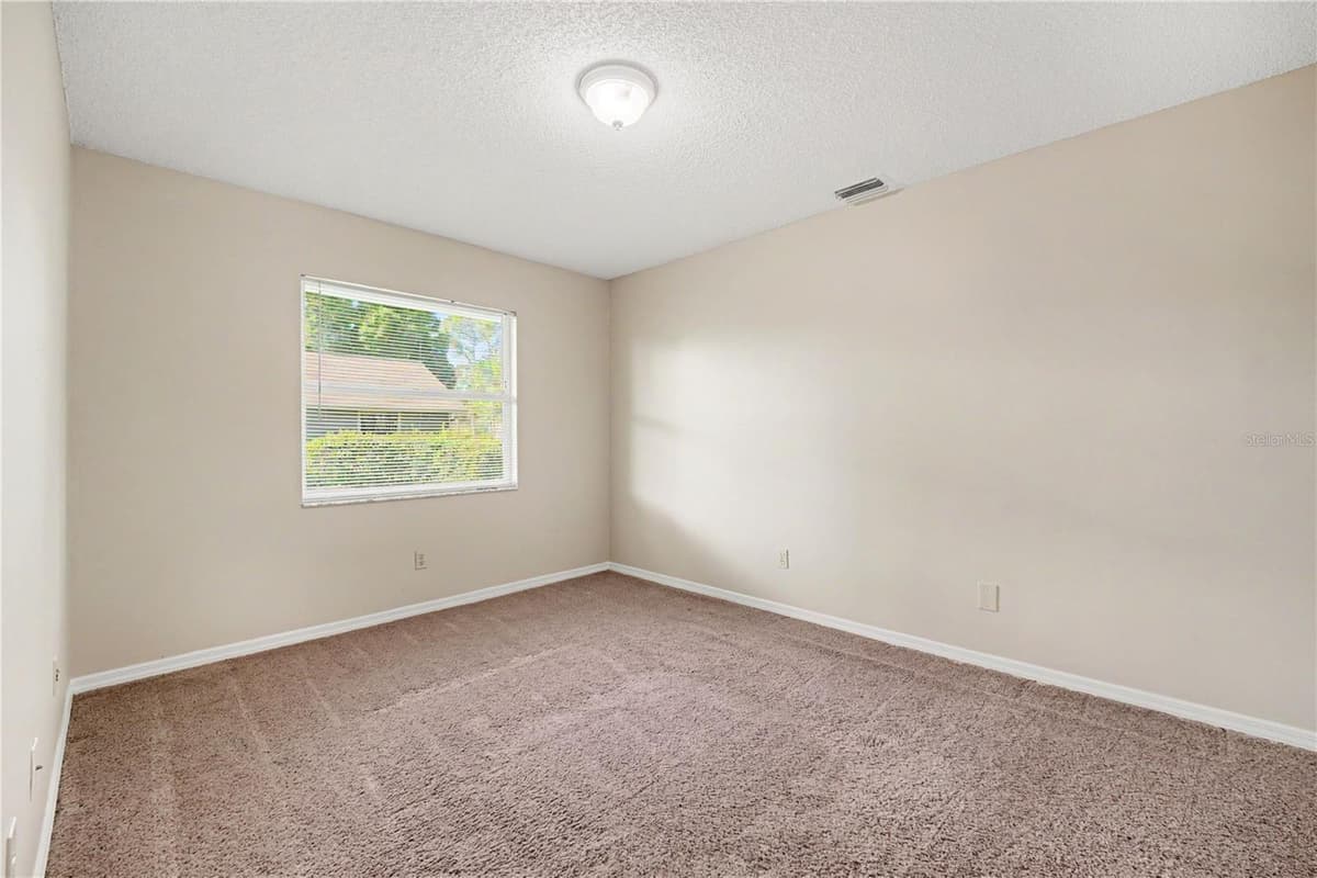 829 PEMBROKE AVENUE — photo 17 of 21