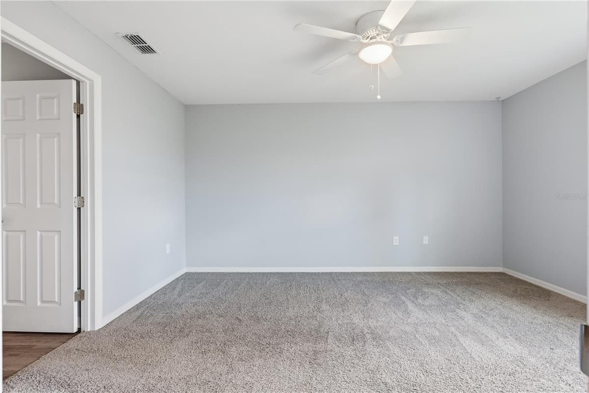 185 CLOVERBROOK TRAIL — photo 19 of 44