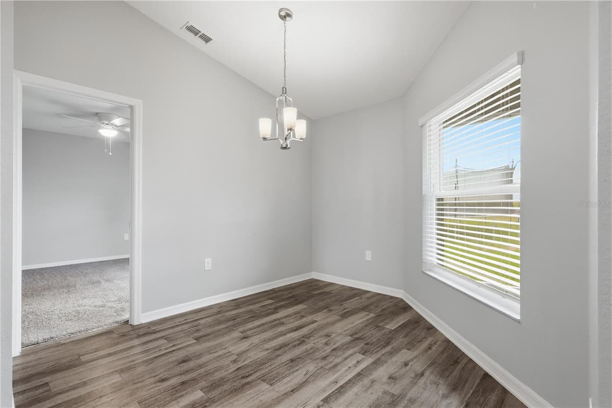 185 CLOVERBROOK TRAIL — photo 16 of 44