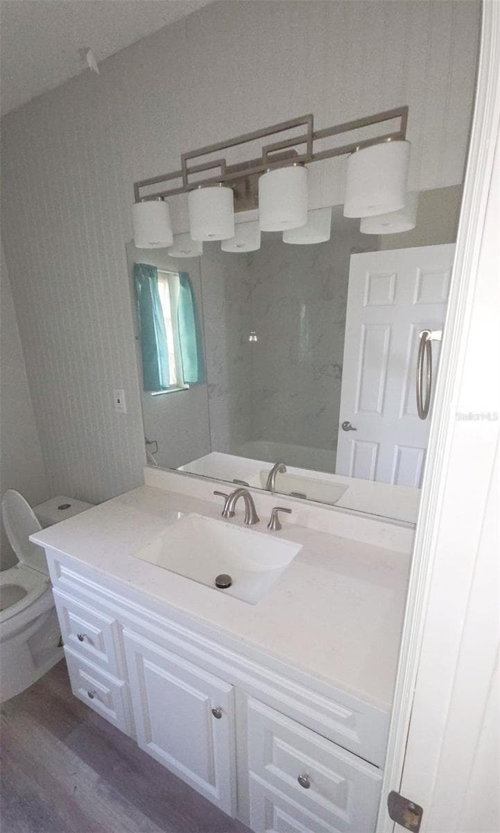 1840 GLENGARY STREET — photo 12 of 17