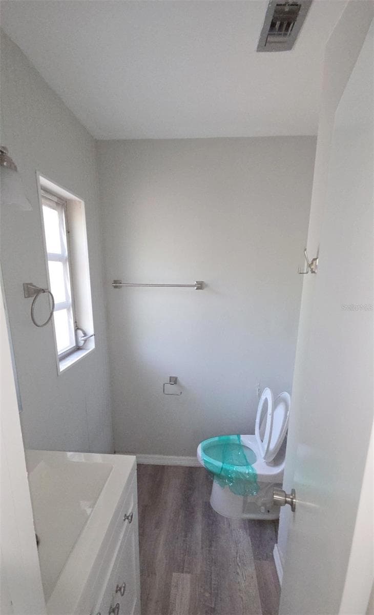 1840 GLENGARY STREET — photo 16 of 17