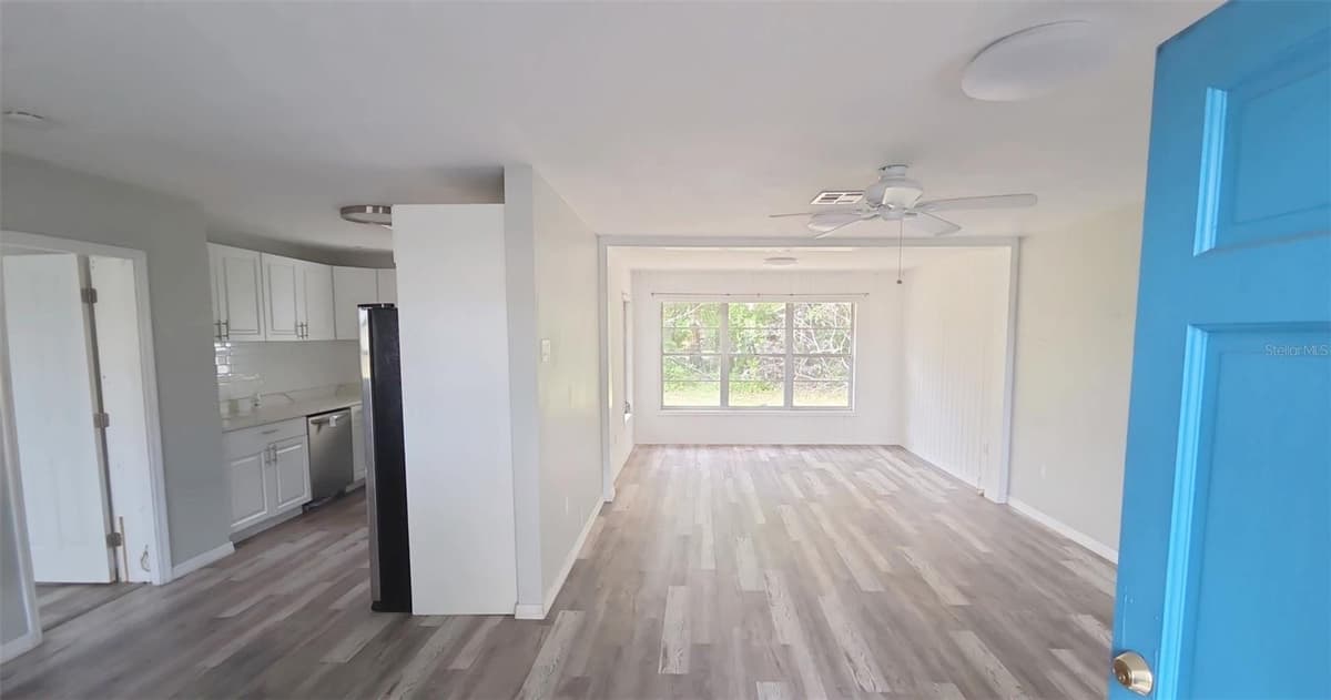 1840 GLENGARY STREET — photo 5 of 17