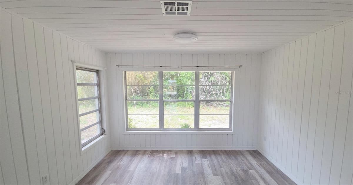 1840 GLENGARY STREET — photo 9 of 17