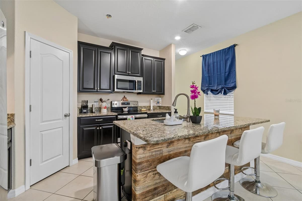 13941 REINDEER CIRCLE — photo 17 of 95