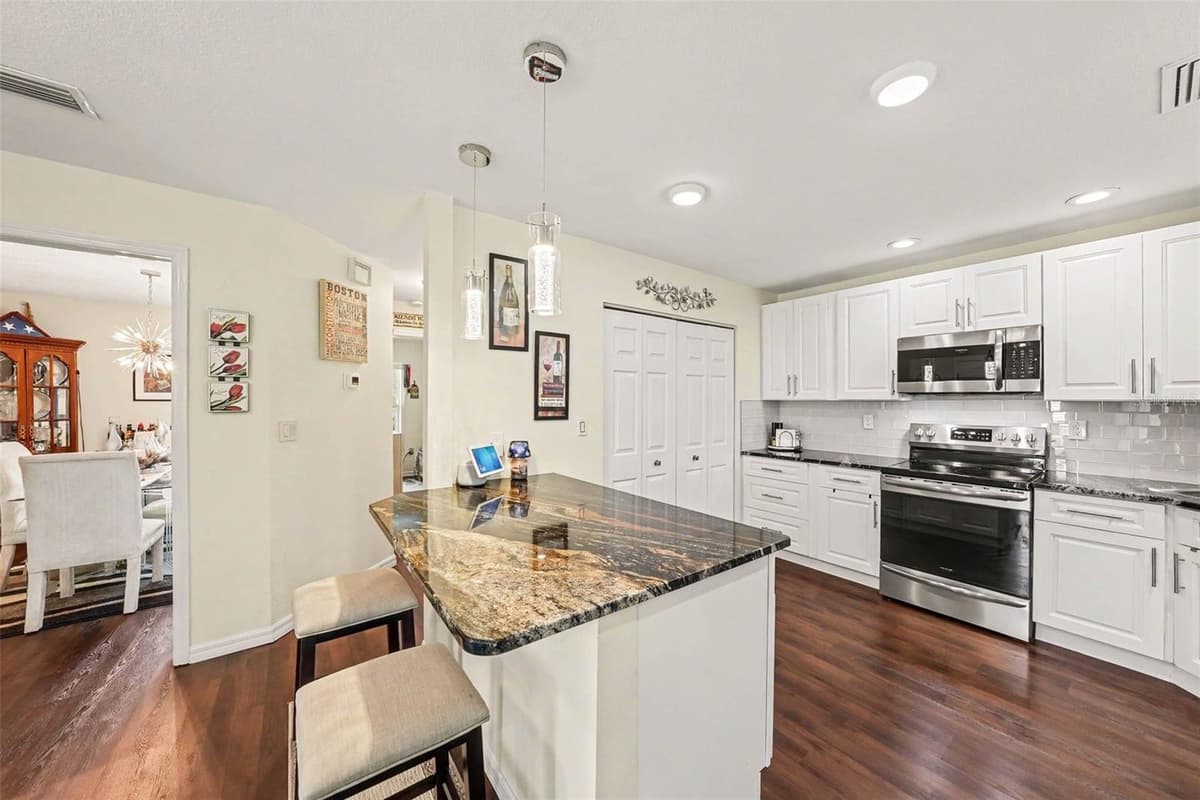 12405 EAGLESWOOD DRIVE — photo 11 of 38
