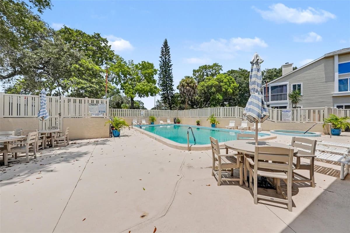 12405 EAGLESWOOD DRIVE — photo 35 of 38