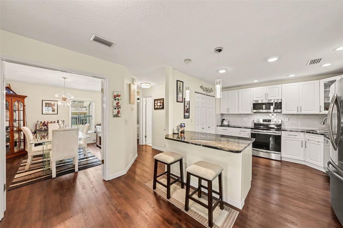 12405 EAGLESWOOD DRIVE — photo 8 of 38