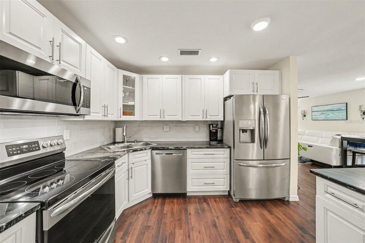 12405 EAGLESWOOD DRIVE — photo 12 of 38