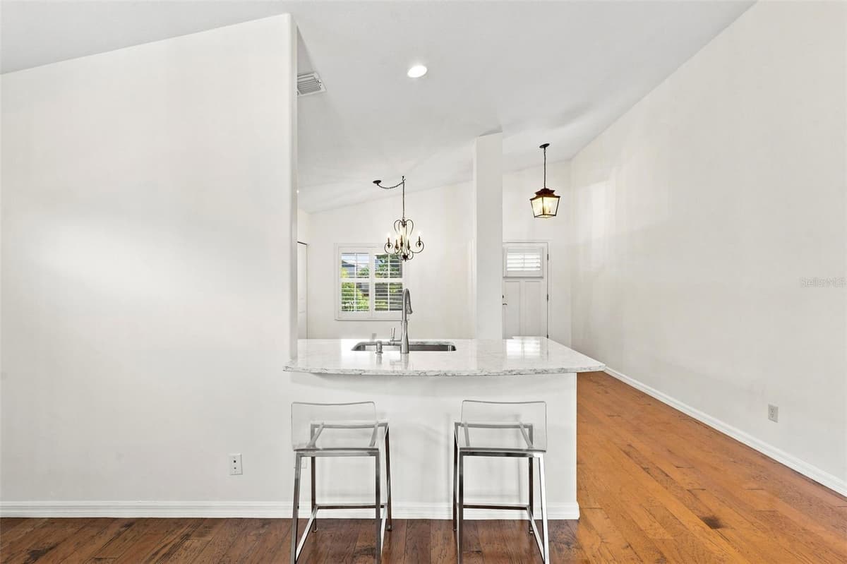 7218 34TH STREET — photo 10 of 66
