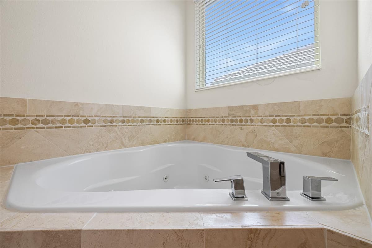 8416 CHILTON DRIVE — photo 39 of 83