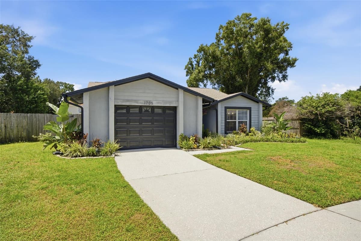 1705 CINNABAR COURT — photo 4 of 39