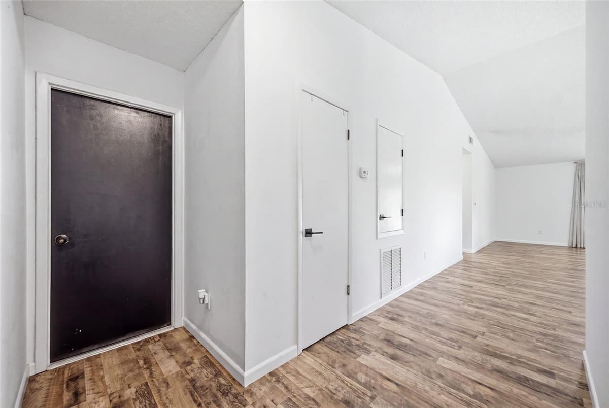 1705 CINNABAR COURT — photo 7 of 39