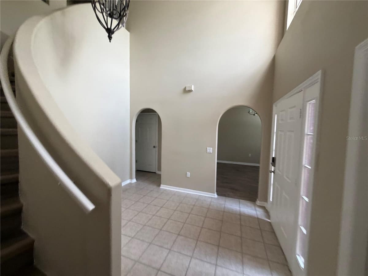 568 DOMINISH ESTATES DRIVE — photo 7 of 34