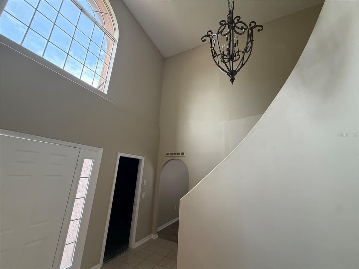 568 DOMINISH ESTATES DRIVE — photo 4 of 34