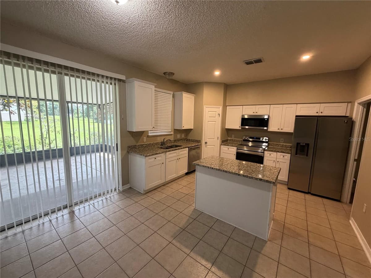 568 DOMINISH ESTATES DRIVE — photo 11 of 34