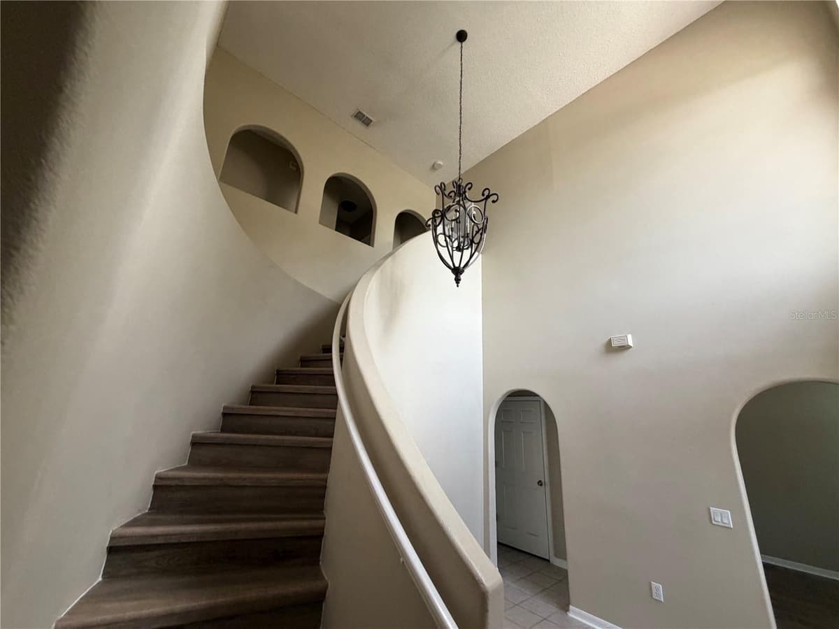 568 DOMINISH ESTATES DRIVE — photo 9 of 34