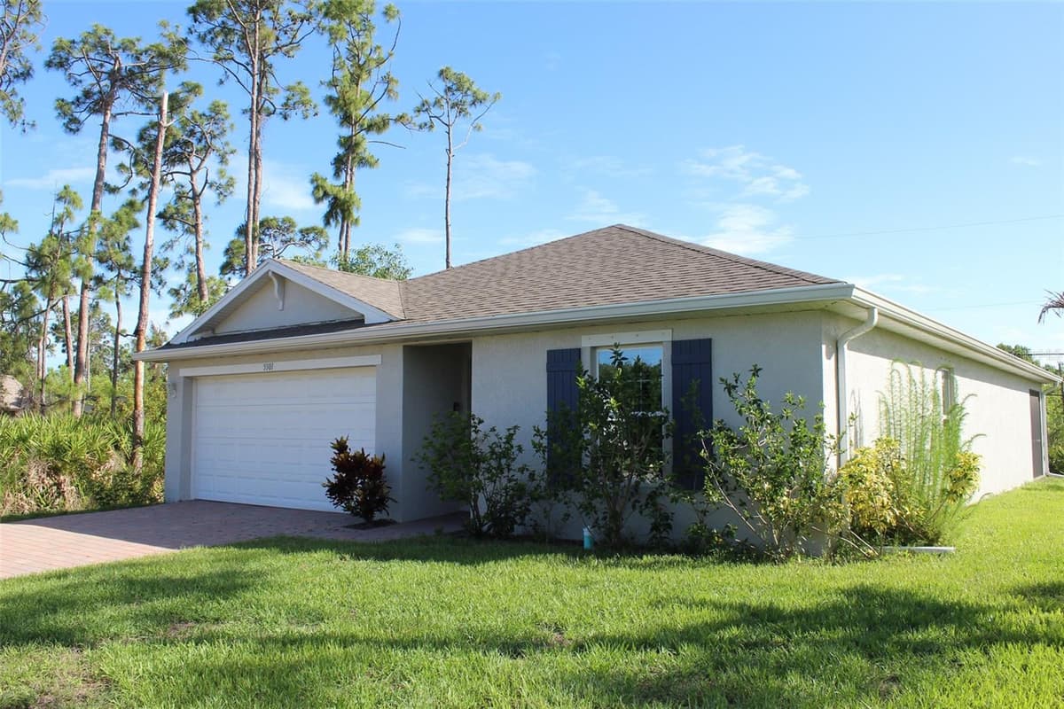 5501 KEMPSON LANE — photo 3 of 50