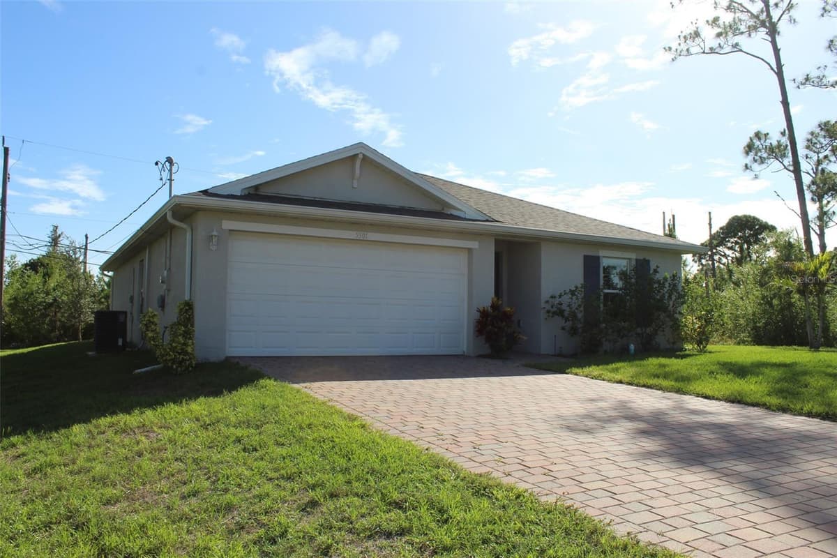 5501 KEMPSON LANE — photo 4 of 50