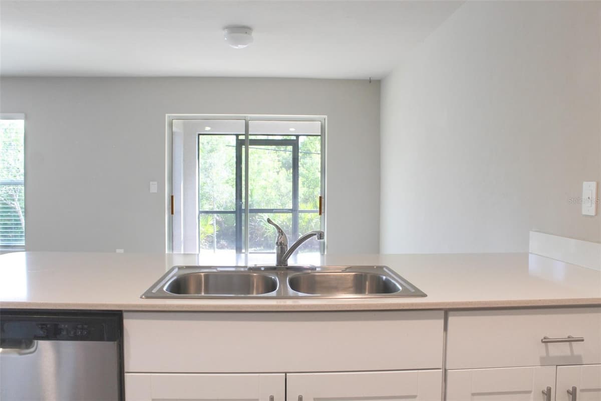 5501 KEMPSON LANE — photo 17 of 50