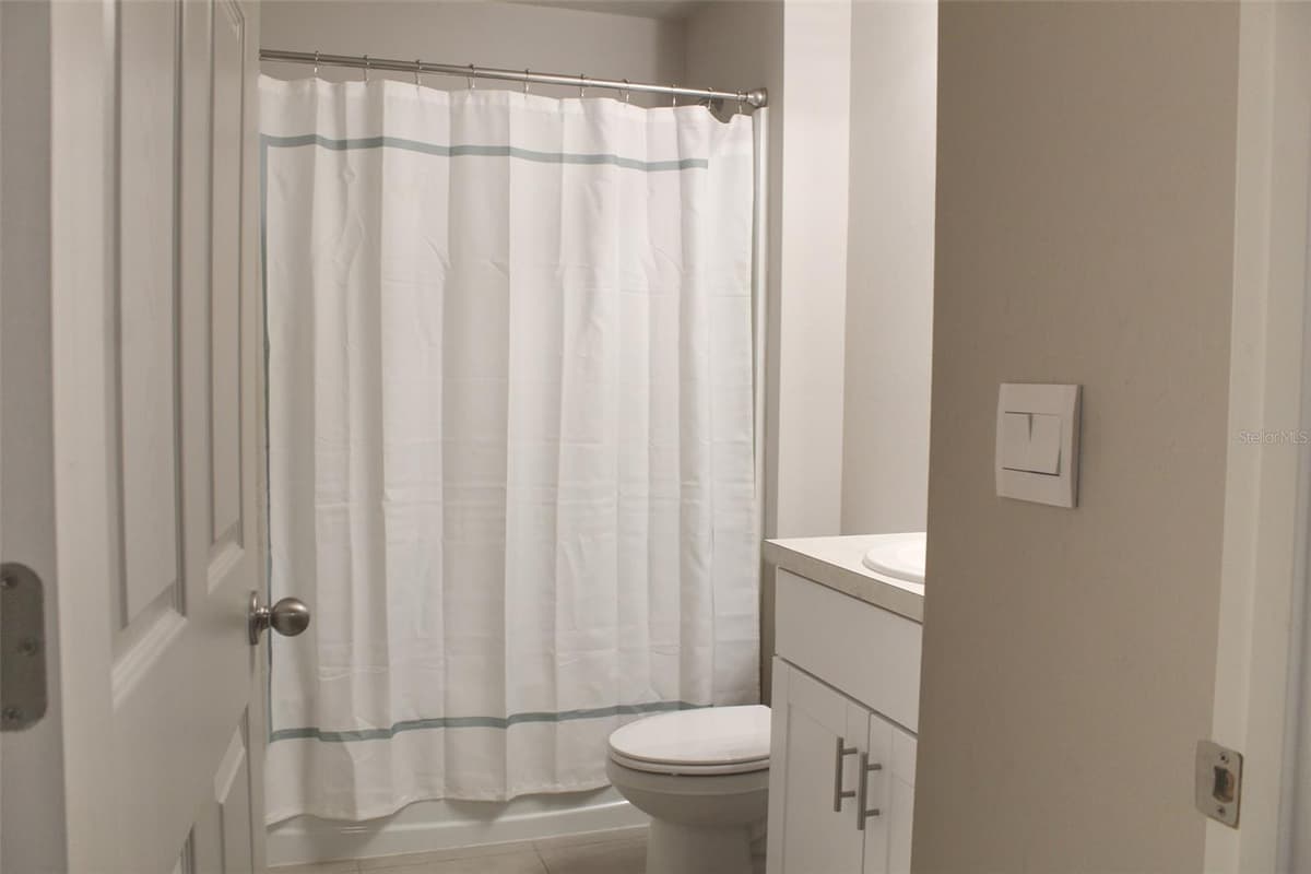 5501 KEMPSON LANE — photo 38 of 50