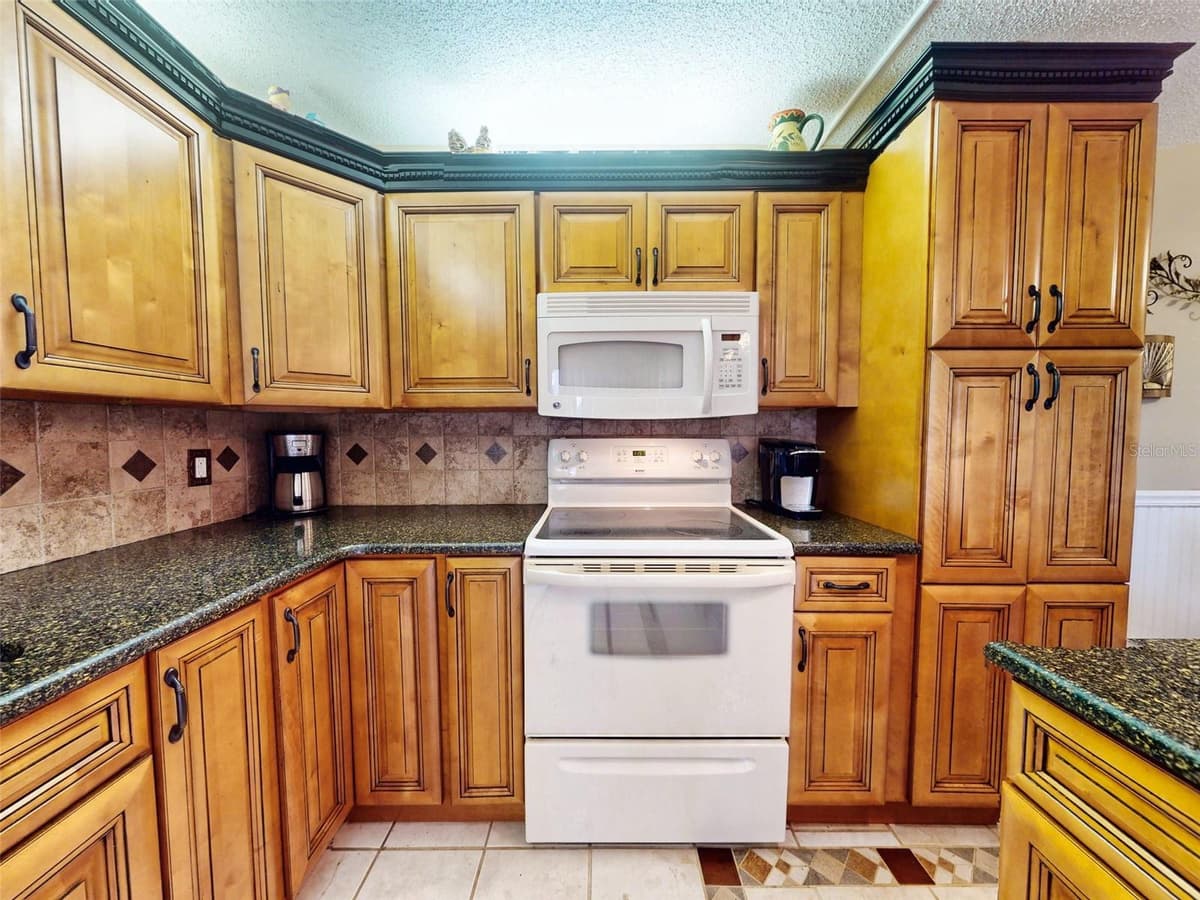 133 CEDAR DUNES DRIVE — photo 4 of 49