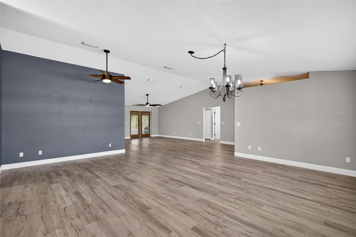 1102 12TH STREET — photo 12 of 100