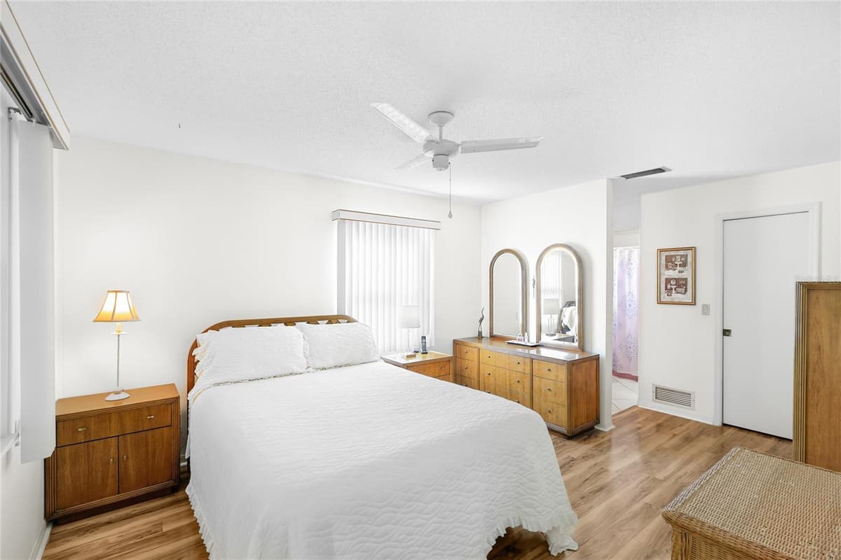 1220 FALCON ROAD — photo 16 of 55