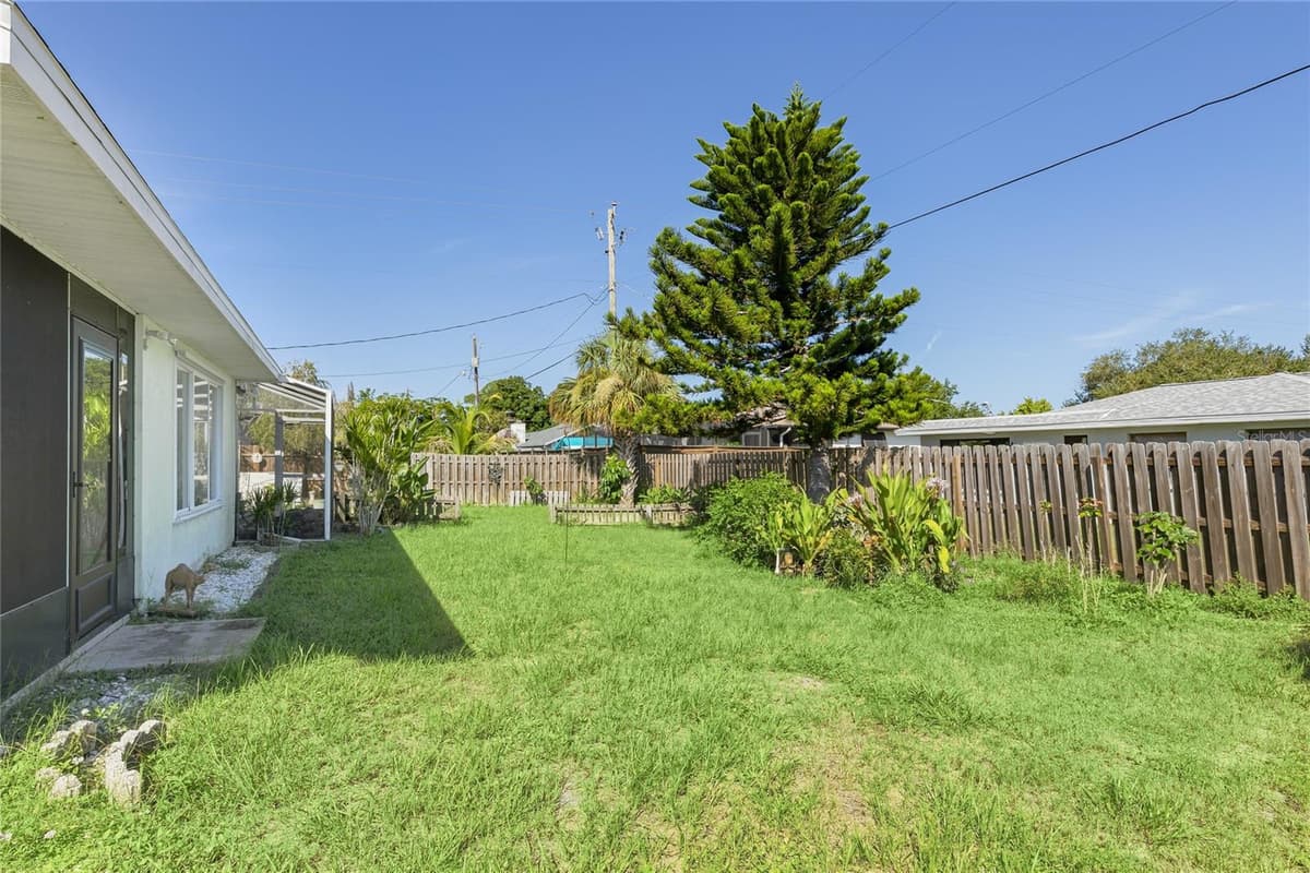 1220 FALCON ROAD — photo 34 of 55