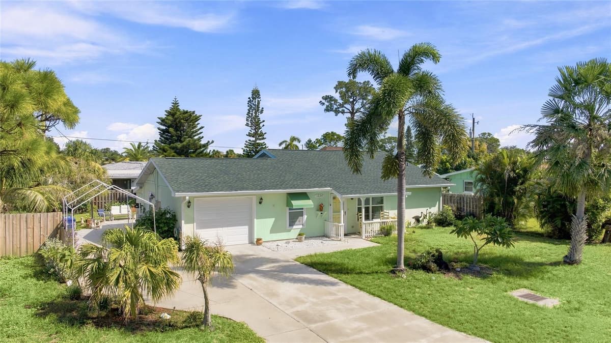 1220 FALCON ROAD — photo 3 of 55
