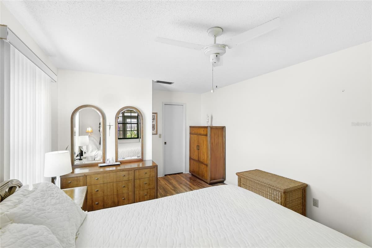 1220 FALCON ROAD — photo 17 of 55