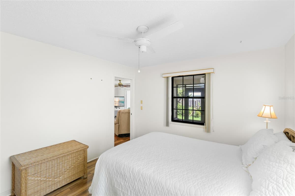 1220 FALCON ROAD — photo 18 of 55