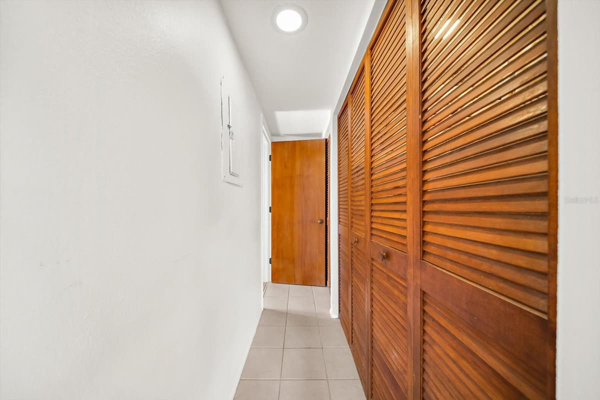 3085 WILLOW GREEN DRIVE — photo 15 of 68