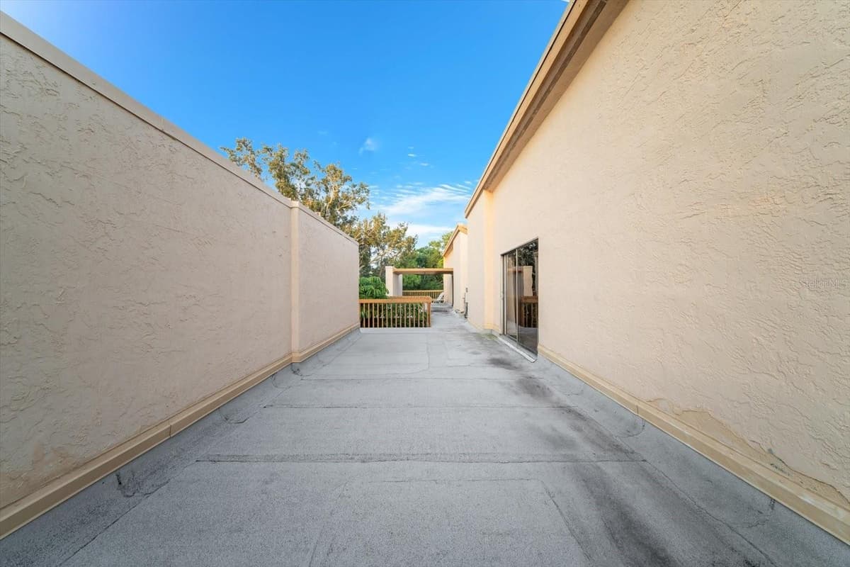 3085 WILLOW GREEN DRIVE — photo 44 of 68
