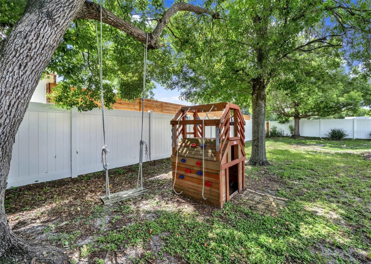 1699 FRUITLAND DRIVE — photo 31 of 58
