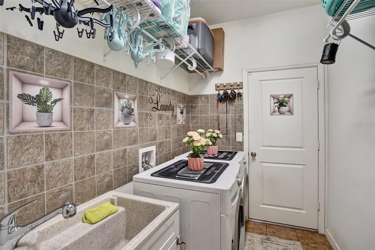 8111 PACIFIC LOON STREET — photo 33 of 41