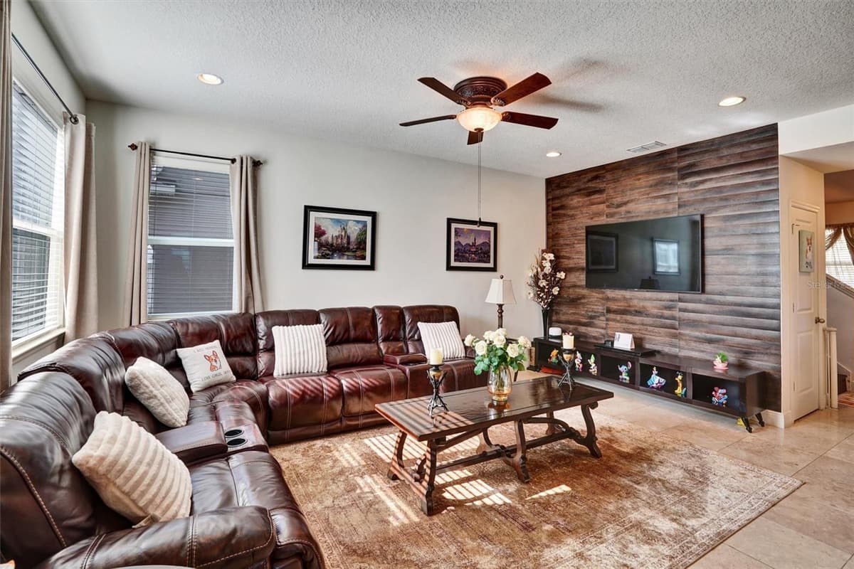 8111 PACIFIC LOON STREET — photo 12 of 41