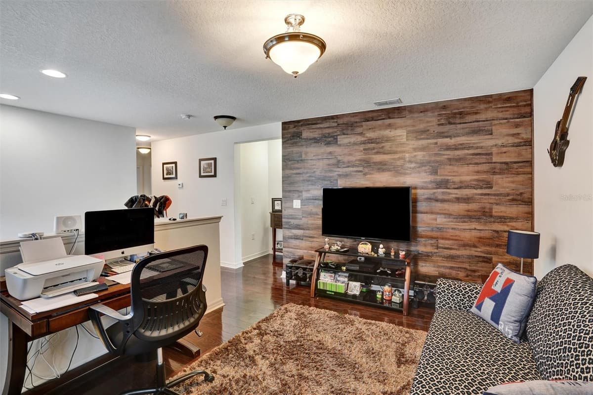 8111 PACIFIC LOON STREET — photo 16 of 41