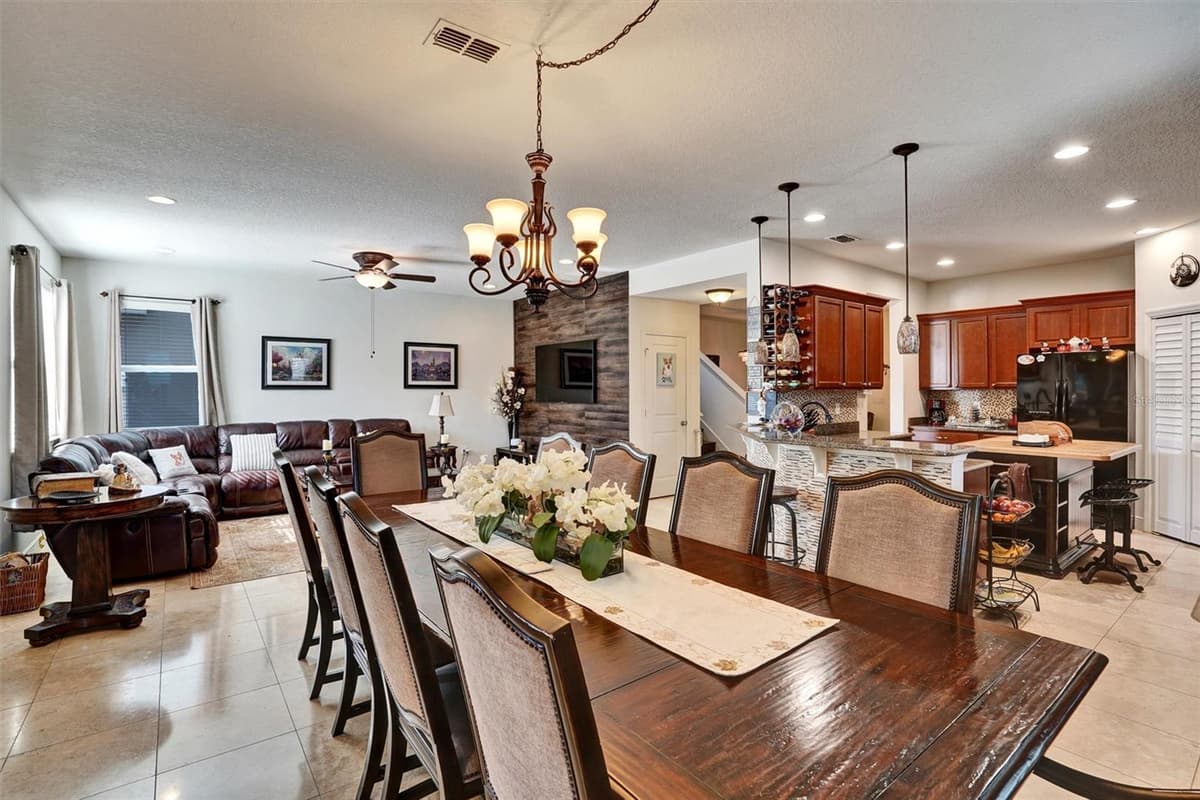 8111 PACIFIC LOON STREET — photo 14 of 41