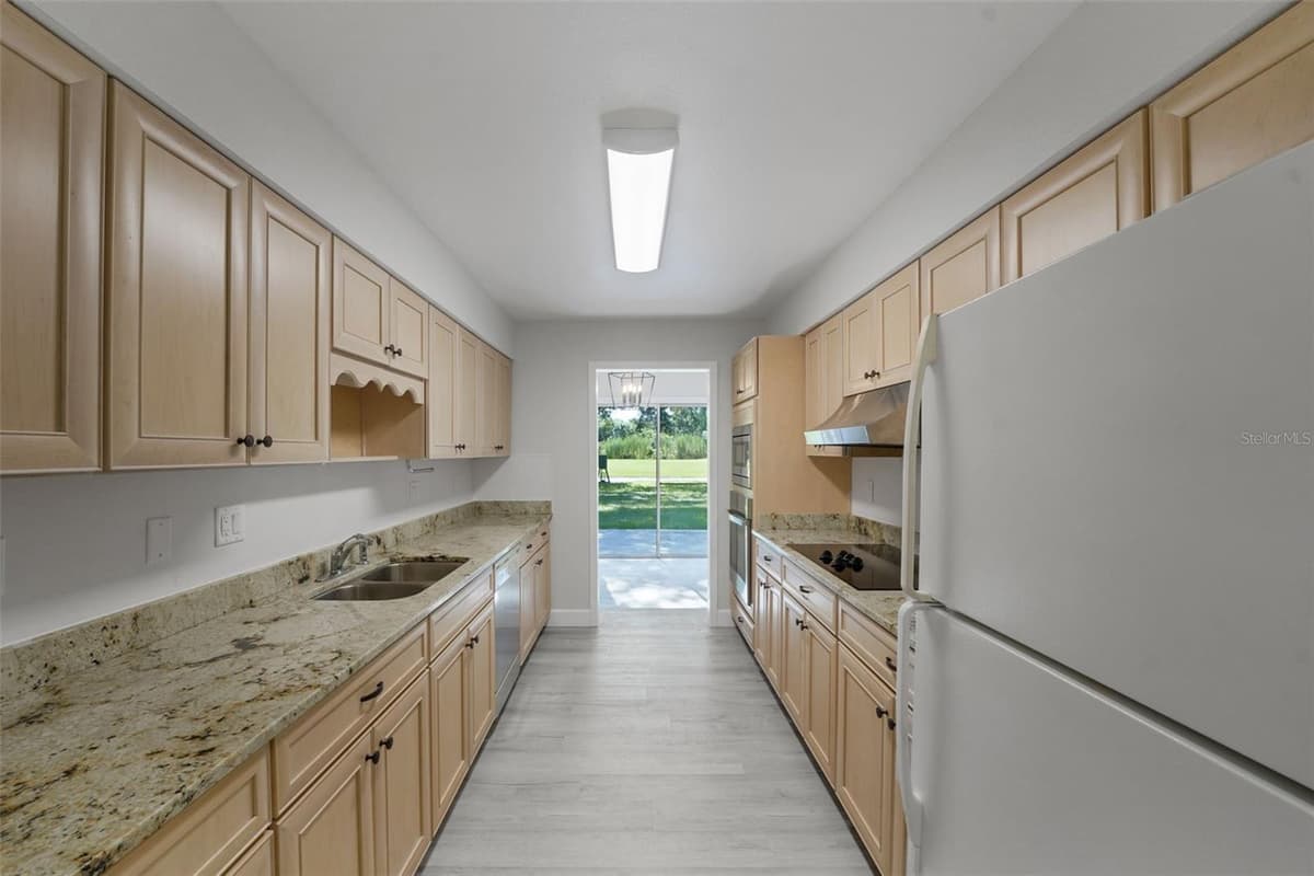 300 GREENFIELD ROAD — photo 12 of 41