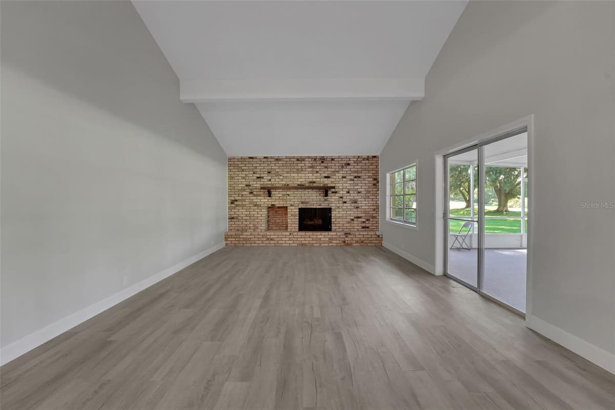 300 GREENFIELD ROAD — photo 15 of 41