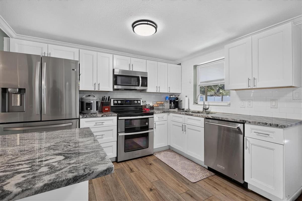 1440 NORMANDY BOULEVARD — photo 11 of 39