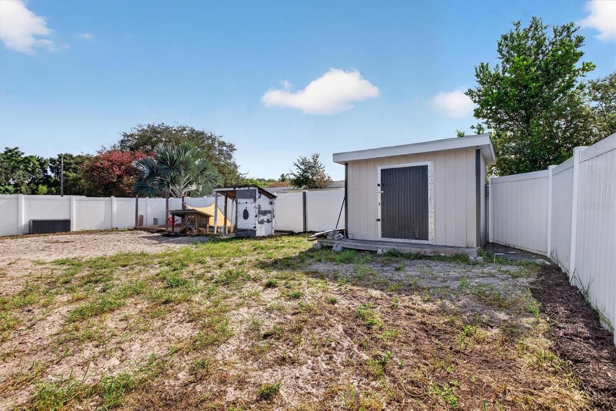 1440 NORMANDY BOULEVARD — photo 34 of 39