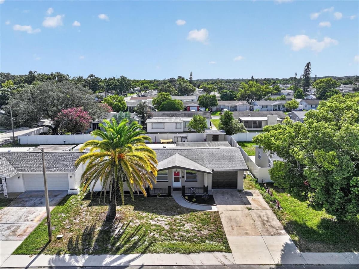 1440 NORMANDY BOULEVARD — photo 4 of 39