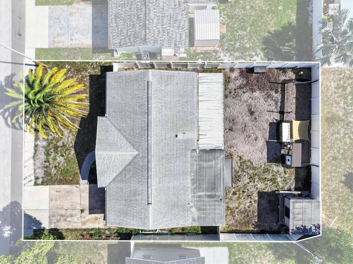1440 NORMANDY BOULEVARD — photo 5 of 39