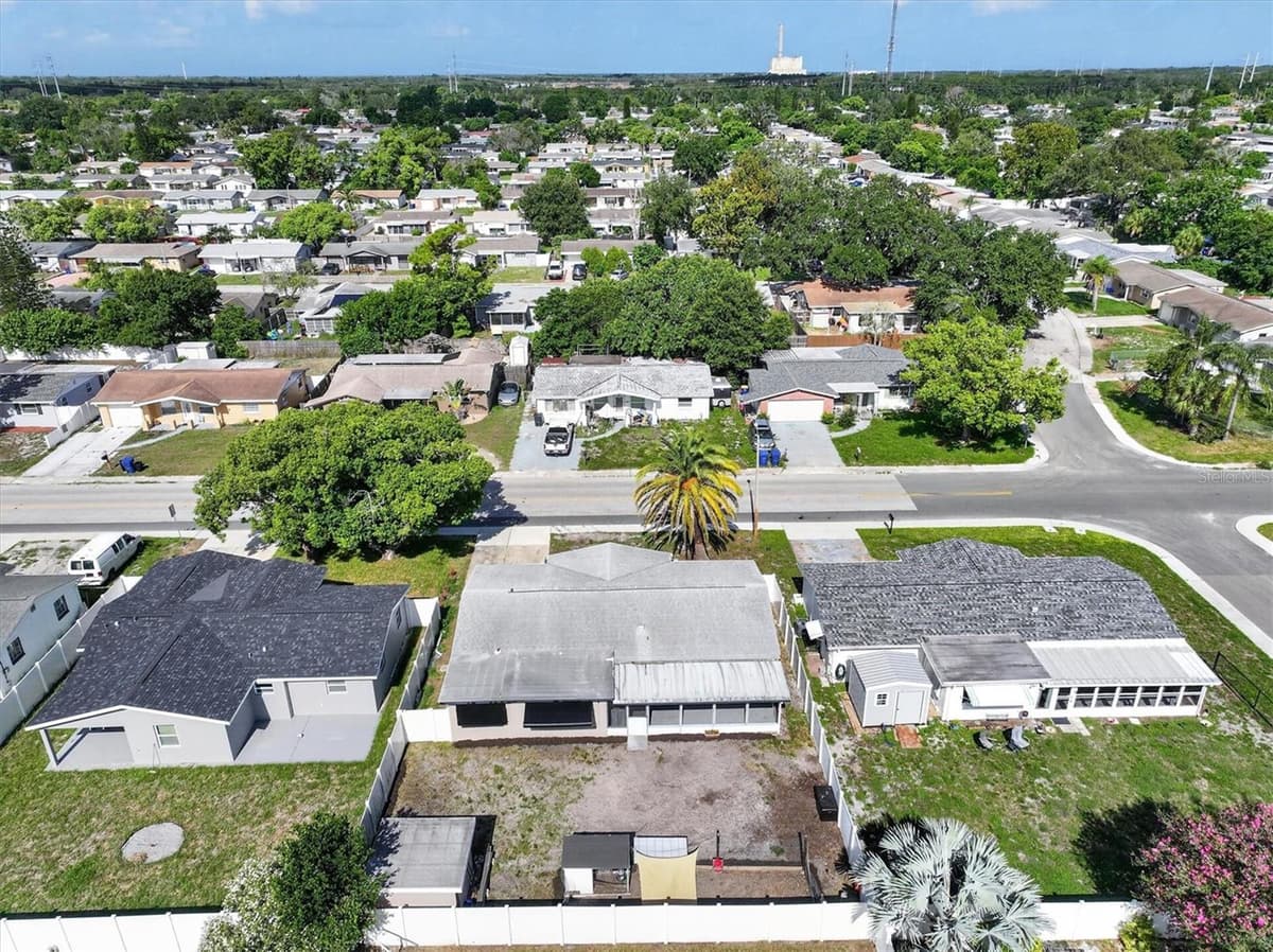 1440 NORMANDY BOULEVARD — photo 35 of 39