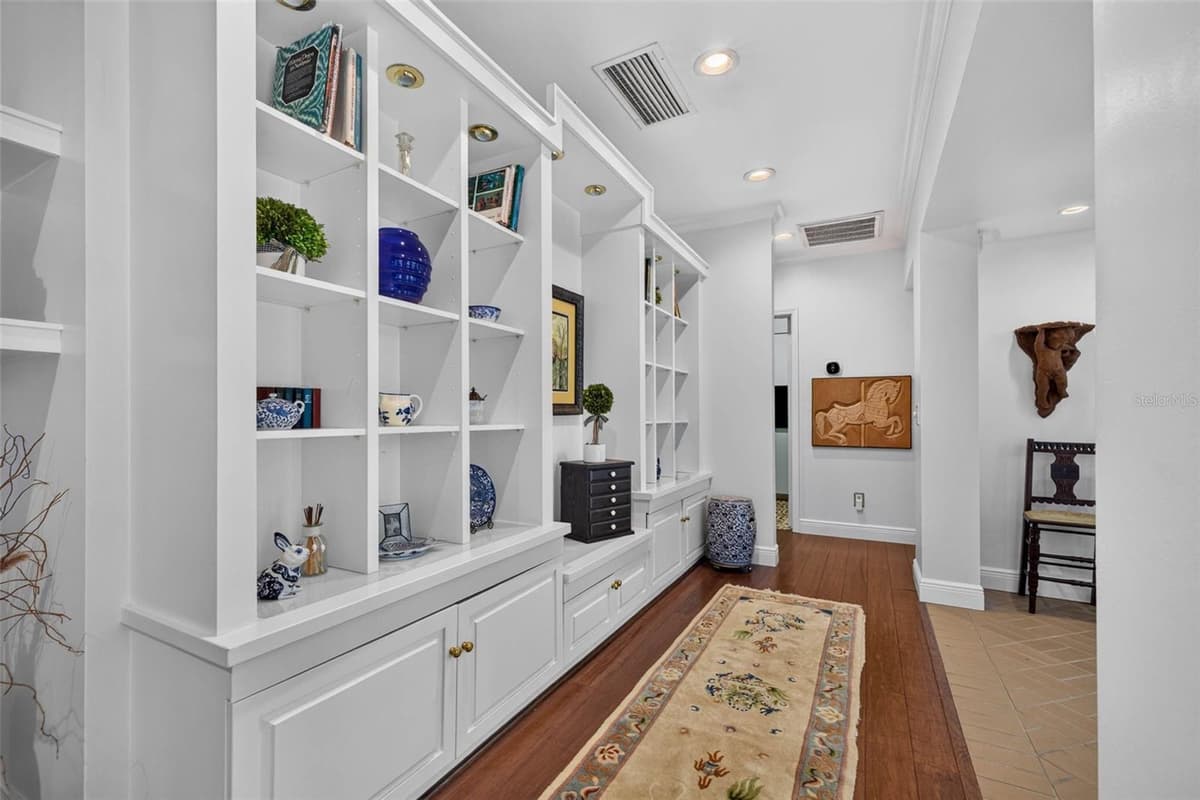 602 RIVERHILLS DRIVE — photo 14 of 45