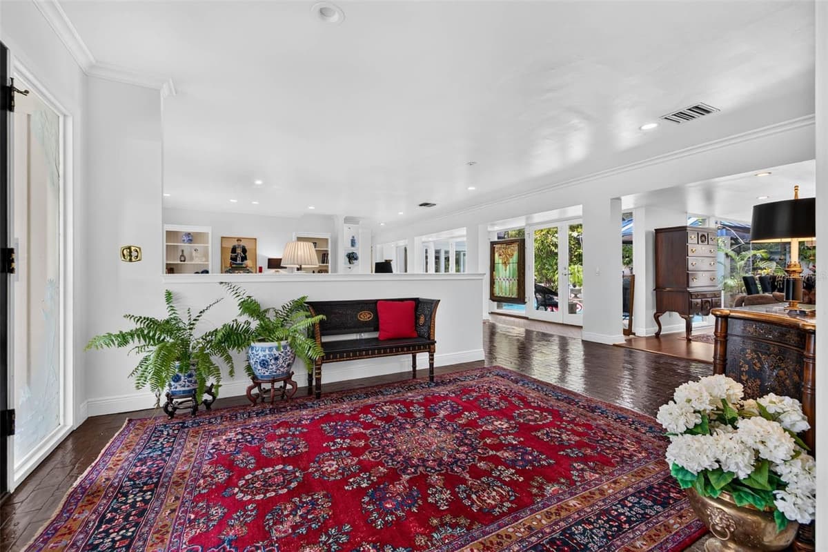 602 RIVERHILLS DRIVE — photo 8 of 45