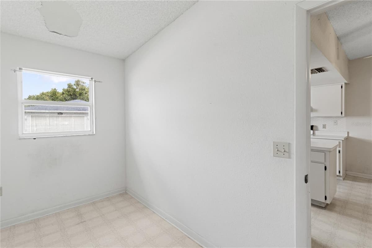 3433 GLEN ABBEY LANE — photo 11 of 37
