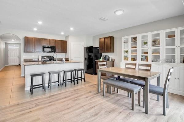 10213 GOLDEN LIGHT COURT — photo 4 of 32