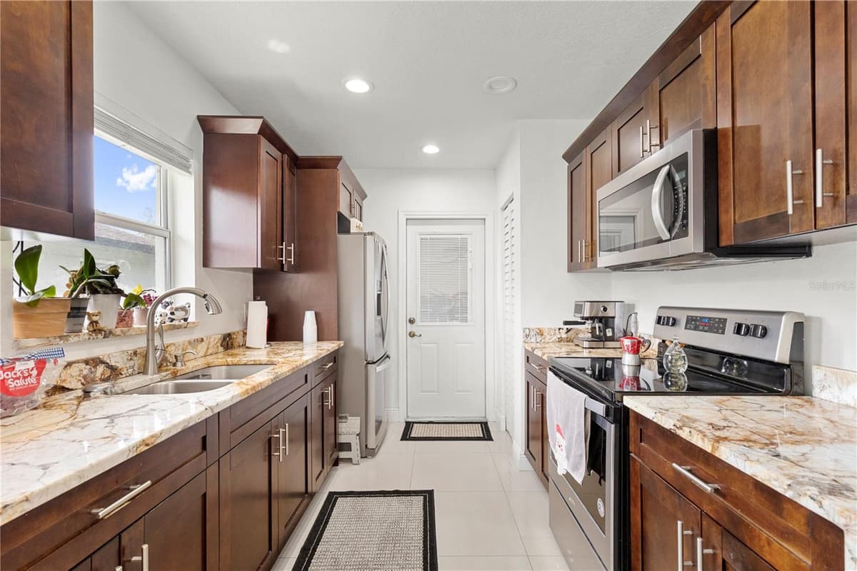 7529 ARMAND CIRCLE — photo 18 of 50